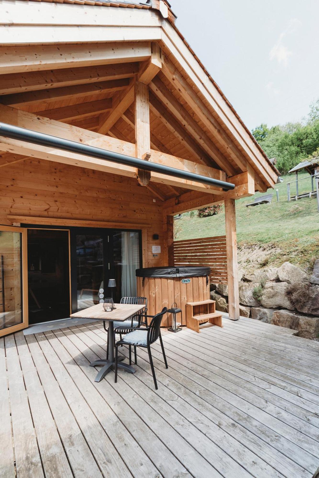 Lieblingsort - Schwarzwald Chalet Lodges Neuenweg ภายนอก รูปภาพ