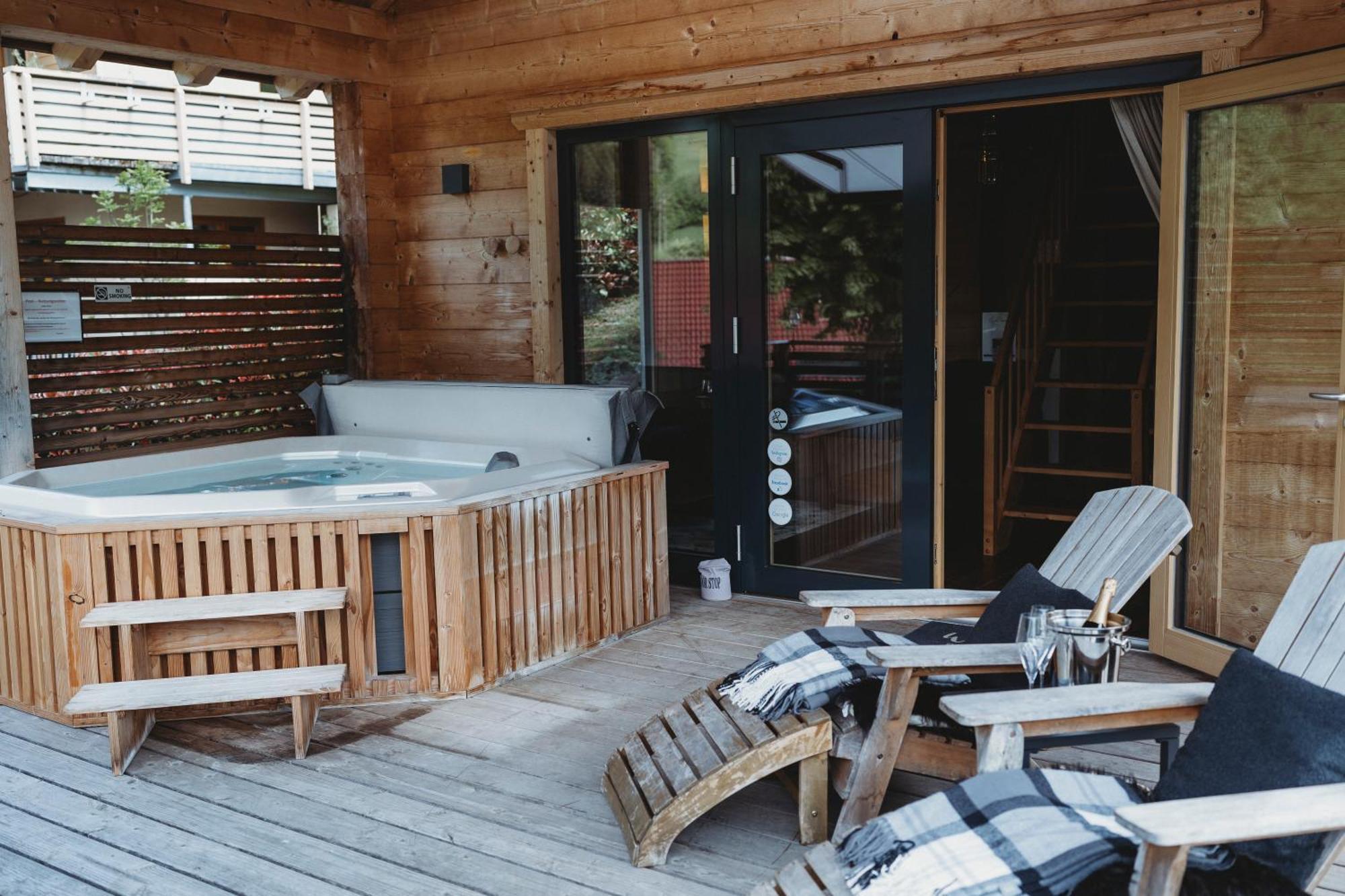 Lieblingsort - Schwarzwald Chalet Lodges Neuenweg ภายนอก รูปภาพ