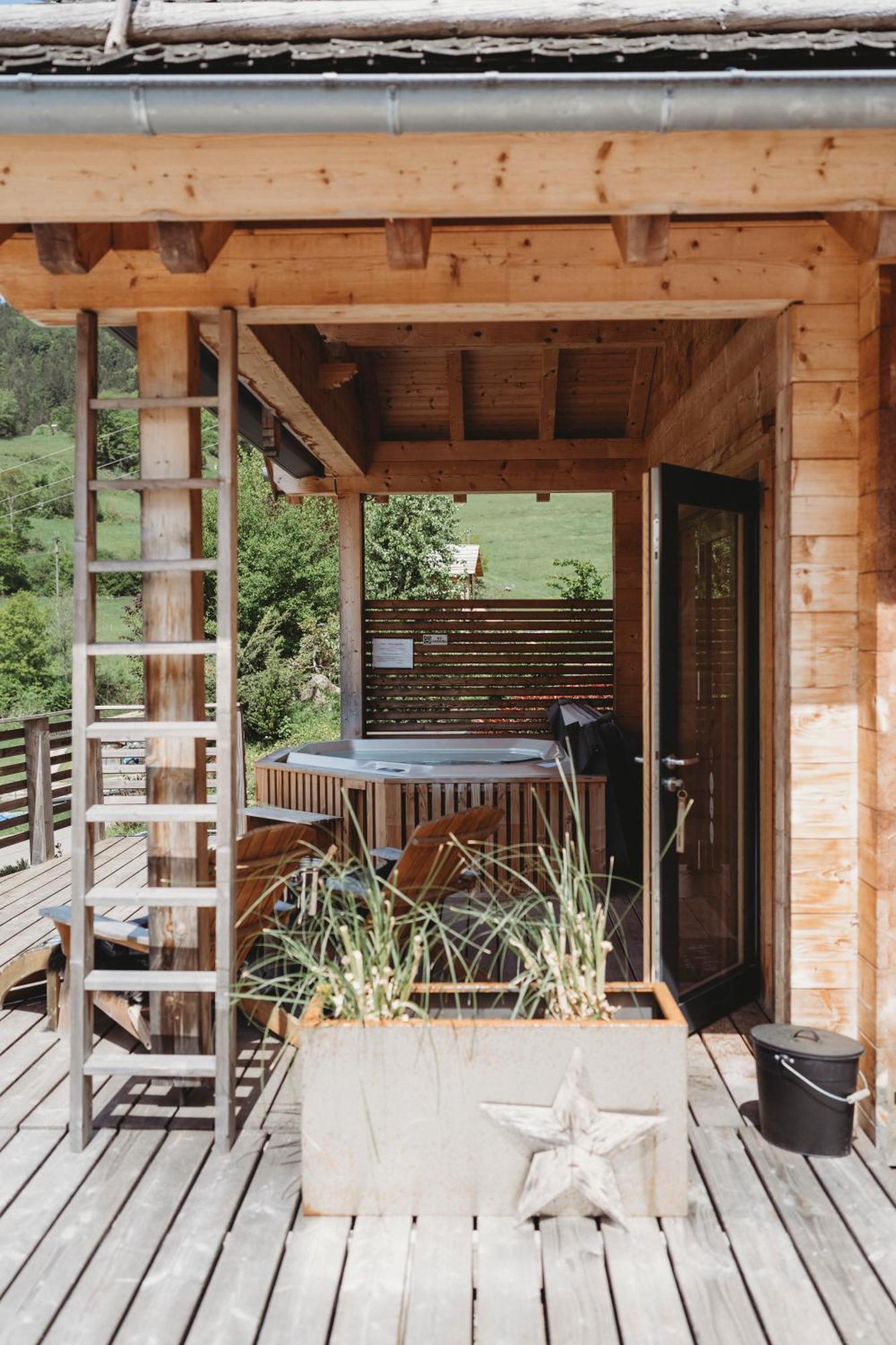 Lieblingsort - Schwarzwald Chalet Lodges Neuenweg ภายนอก รูปภาพ